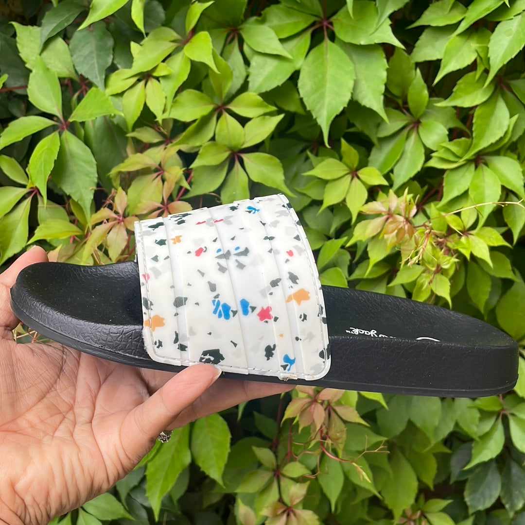 Niños Sandalias deslizantes sin cordones Nikko - Cat & Jack- NegroBlanco -talla M 2/3US