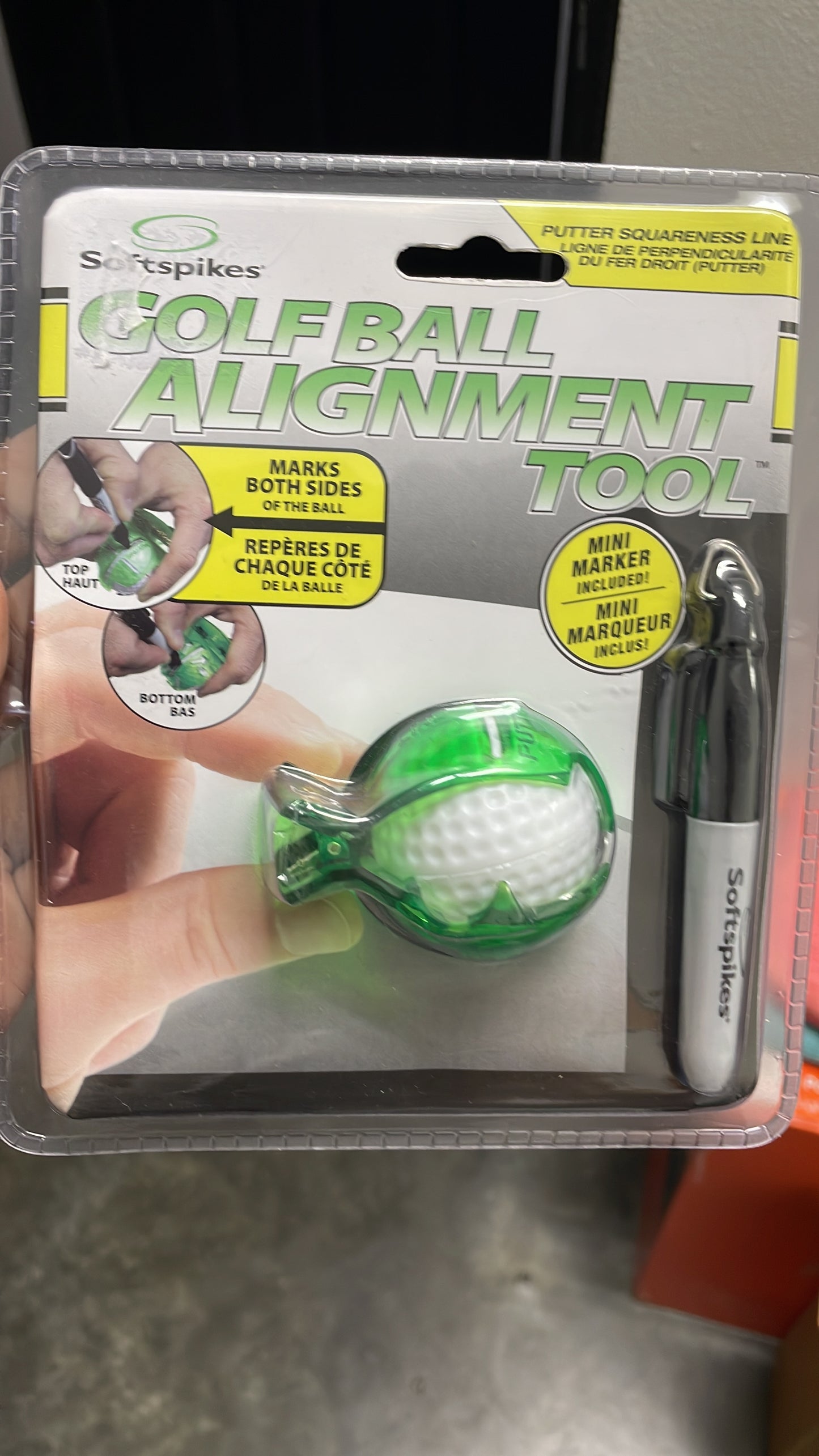Golfball alignment tool