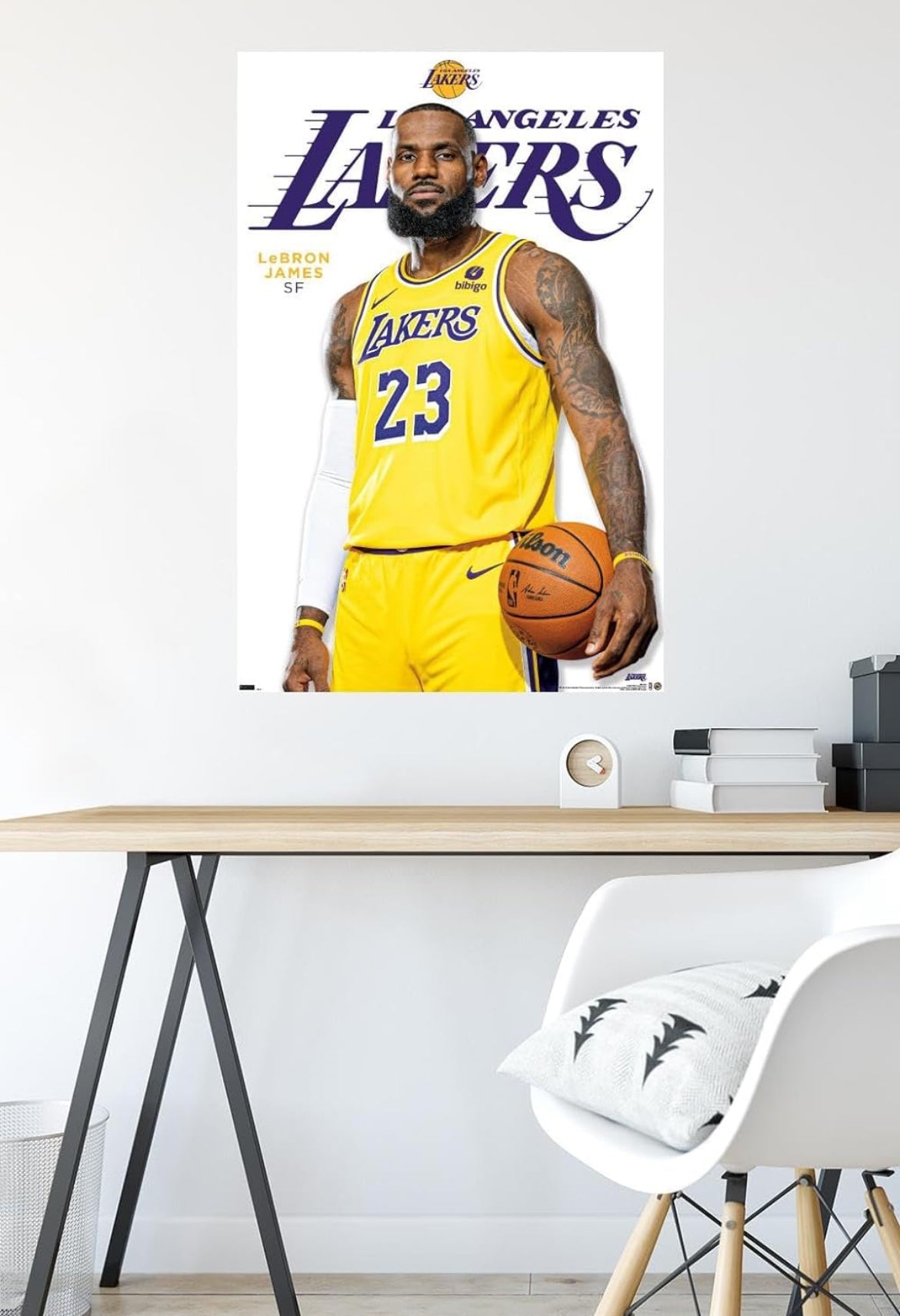 Trends International Póster de pared de la NBA Los Angeles Lakers - LeBron James de la serie 23