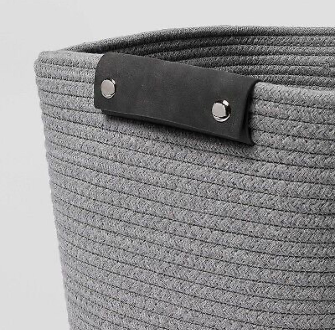 Cesta de cuerda enrollada decorativa de 13" gris - Brightroom