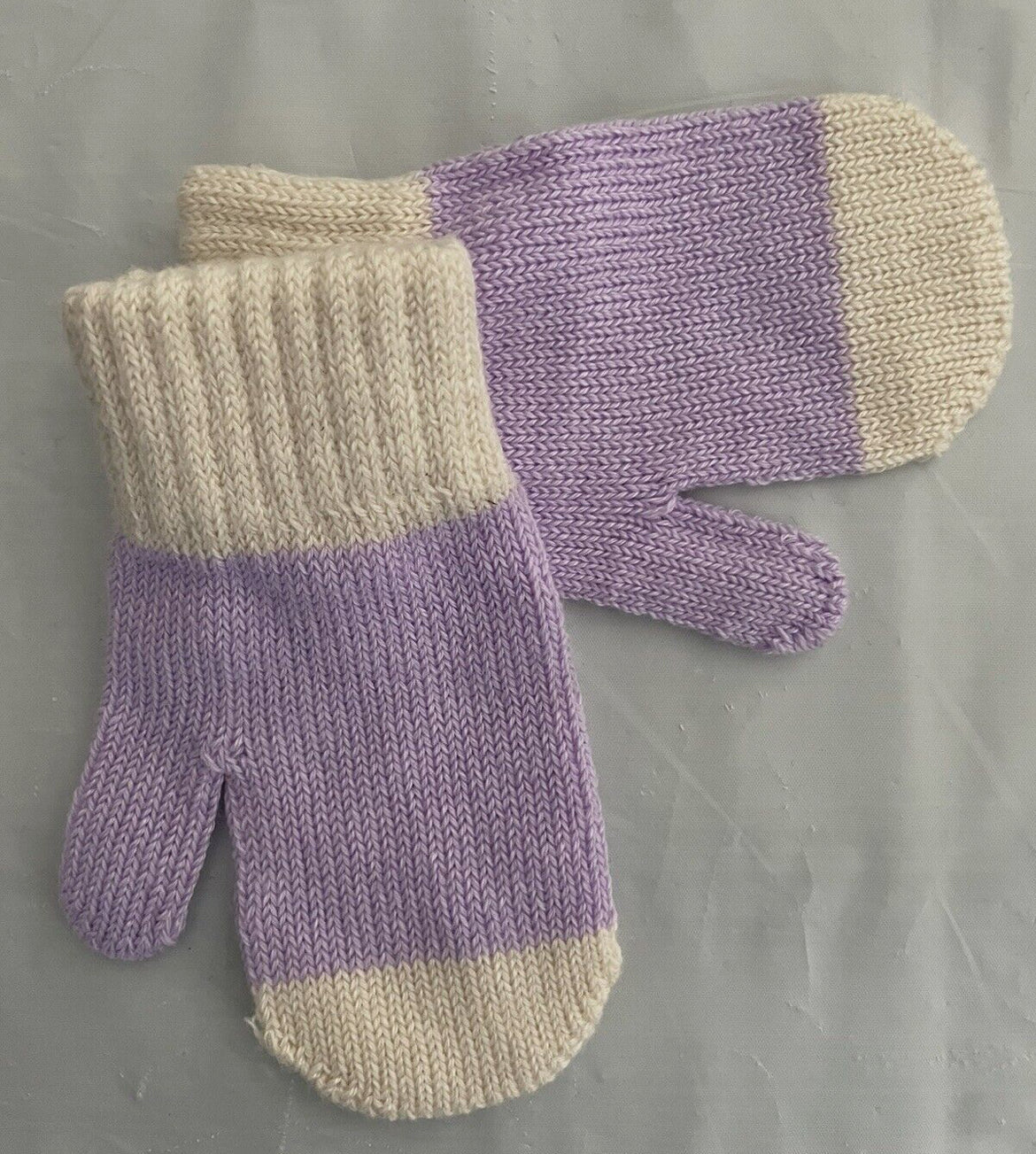 1 par de guantes morados/beige para niñas