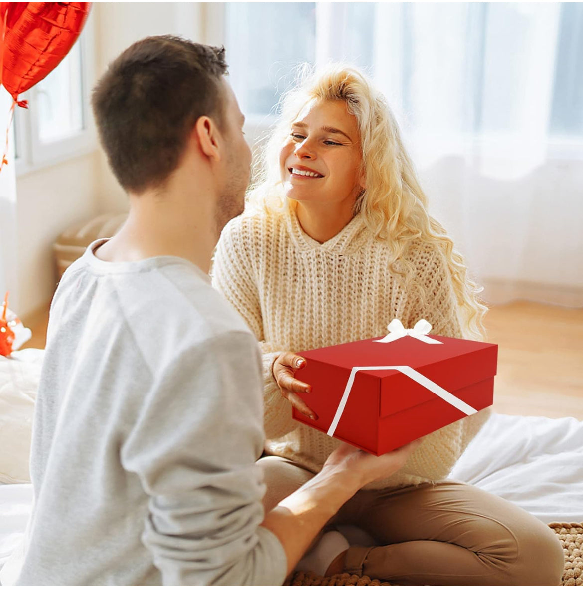 Paquete de 2 cajas de regalo rojas de 7.4 x 7 x 3 pulgadas, cajas de regalo pequeñas con tapas magnéticas y cinta
