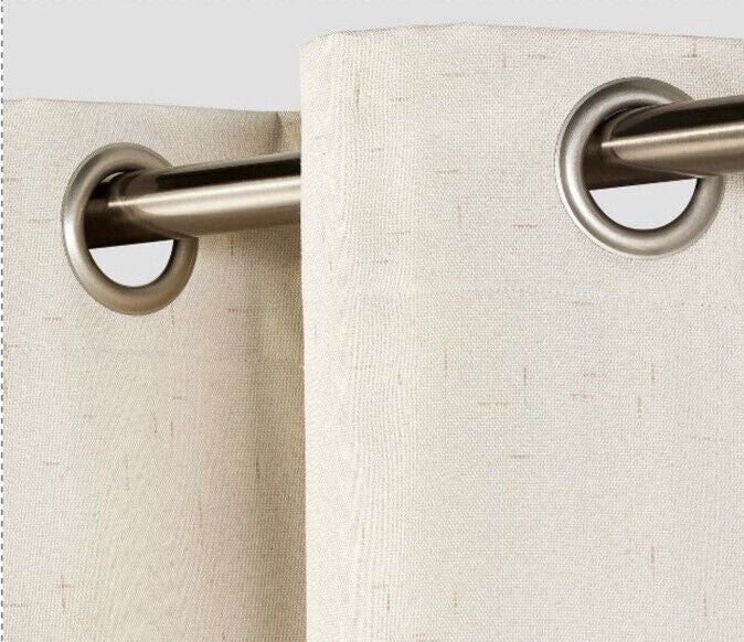 Panel de cortina de bloqueo de luz Eclipse Cream Windsor 42 x 63 in- Top de ojal