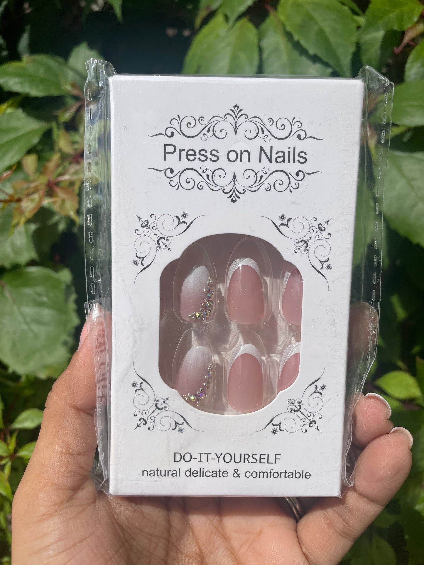 Uñas postizas a presión con punta francesa blanca, cortas, ovaladas, degradadas, con diseños de diamantes de imitación, uñas con pegamento simple, uñas postizas de cobertura completa para mujeres, 24