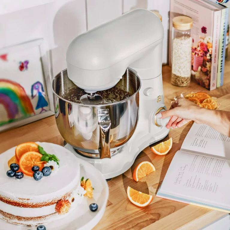 Hermoso mezclador de soporte de 5.3 Qt, ligero y potente con cabeza inclinable, glaseado blanco de Drew Barrymore