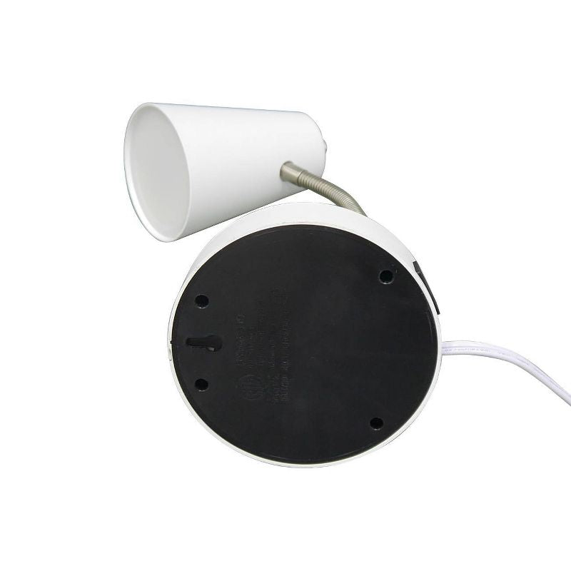 Lámpara de mesa de tareas (incluye bombilla LED) - Room Essentials™ con conexión usb agregada en la base.