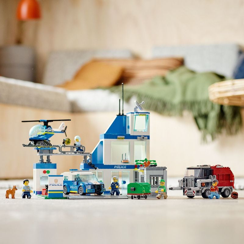 Juego de juguetes y helicópteros para camiones de la estación de policía de LEGO City 60316