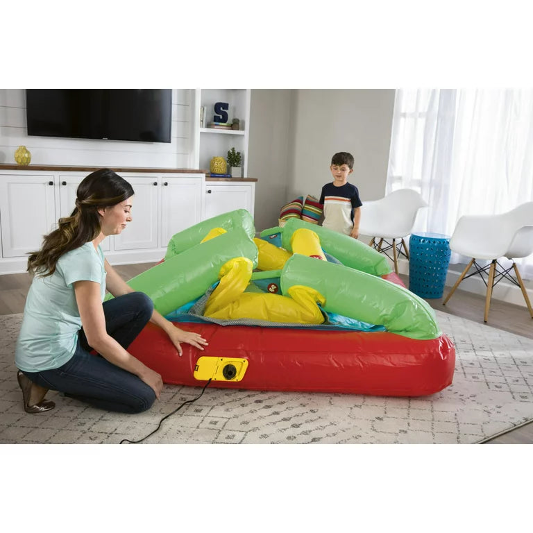 Fisher Price 69'' x 68'' x 53'' Bouncesational Indoor Bouncer con bomba incorporada