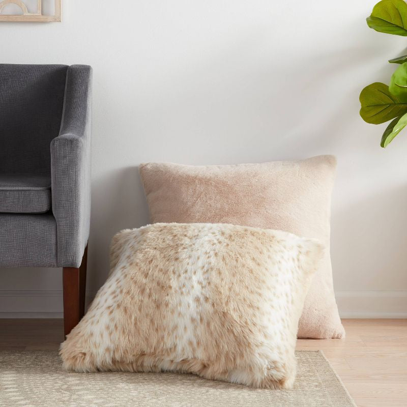 Cojín de piel de conejo de imitación - Threshold™ oversize square
