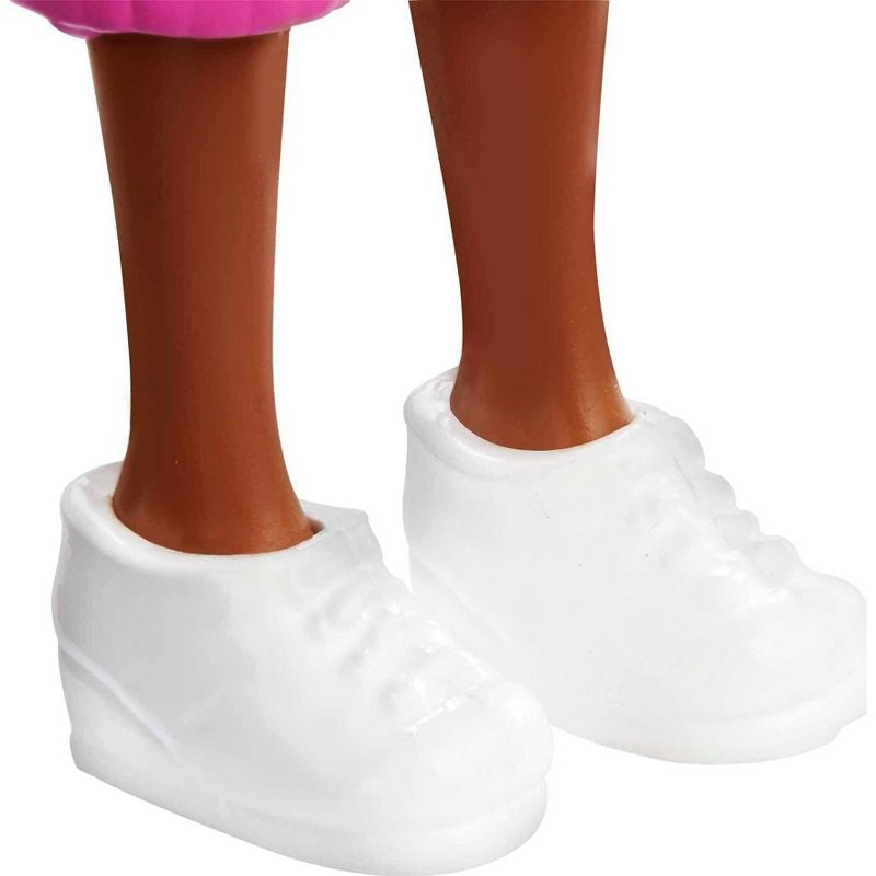 Polly Pocket Friend Clips Shani Doll con sudadera con capucha de gato y clip en forma de corazón