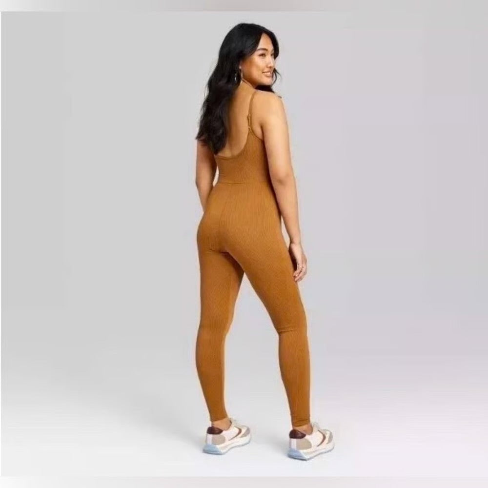 Enterizo Wild Fable talla L - color mostaza