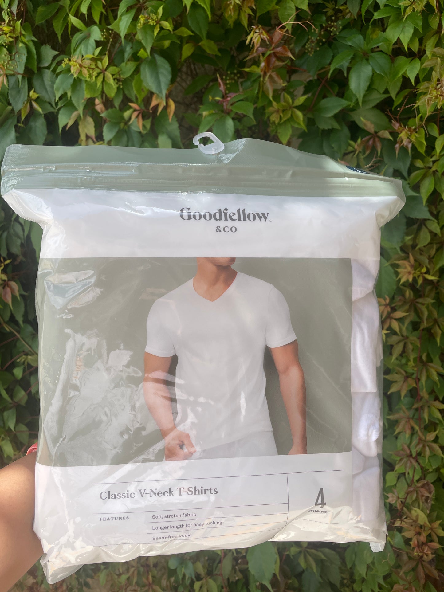 Camiseta de cuello en V de 4pk para hombre - Goodfellow & Co™ talla L