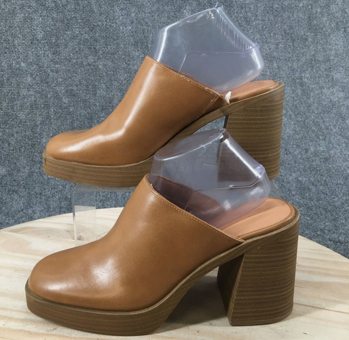 Zapatos Universal Thread para mujer 9. Darla plataforma tacones mula beige imitación cuero