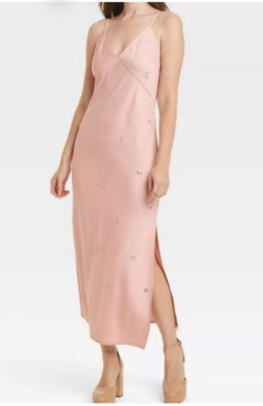 Vestido midi lencero de satén rosa ruborizado de A New Day, adornado con una gran gema de diamantes de imitación. talla L