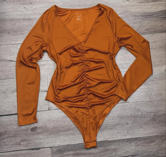 Blusa tipo body  - a new day - talla L