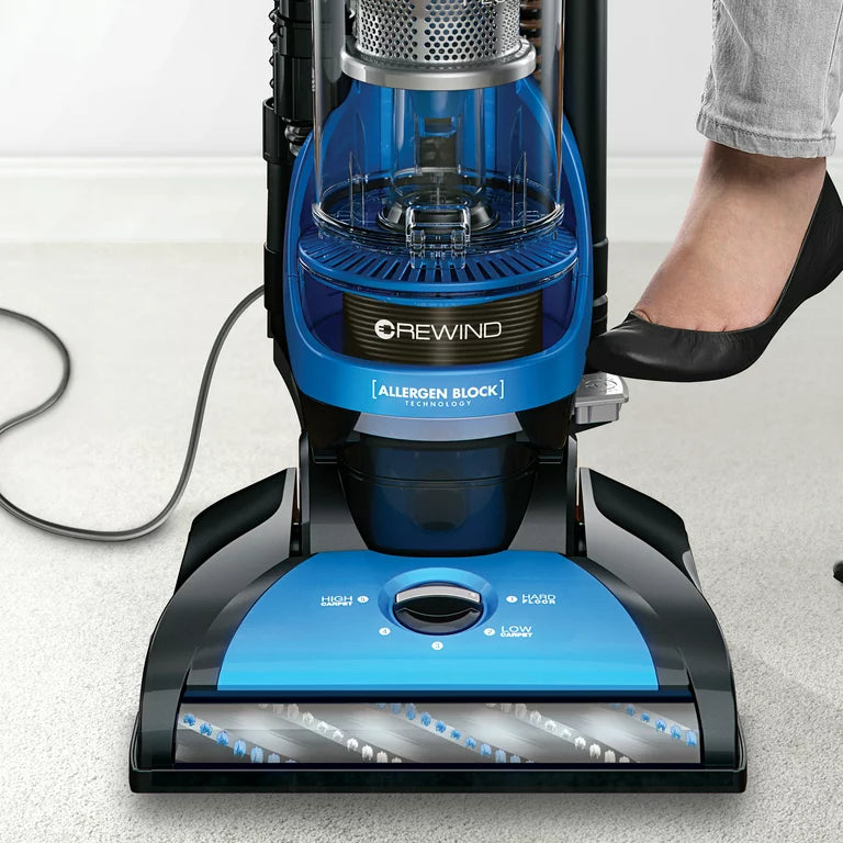 Aspiradora vertical Hoover Elite Rewind Plus con medios HEPA, UH71200