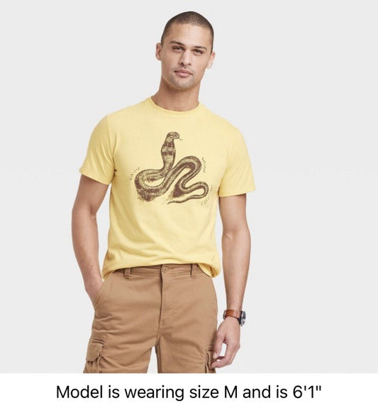 Camiseta de manga corta de manga corta de ajuste estándar para hombre - Goodfellow - serpiente amarilla-  talla M