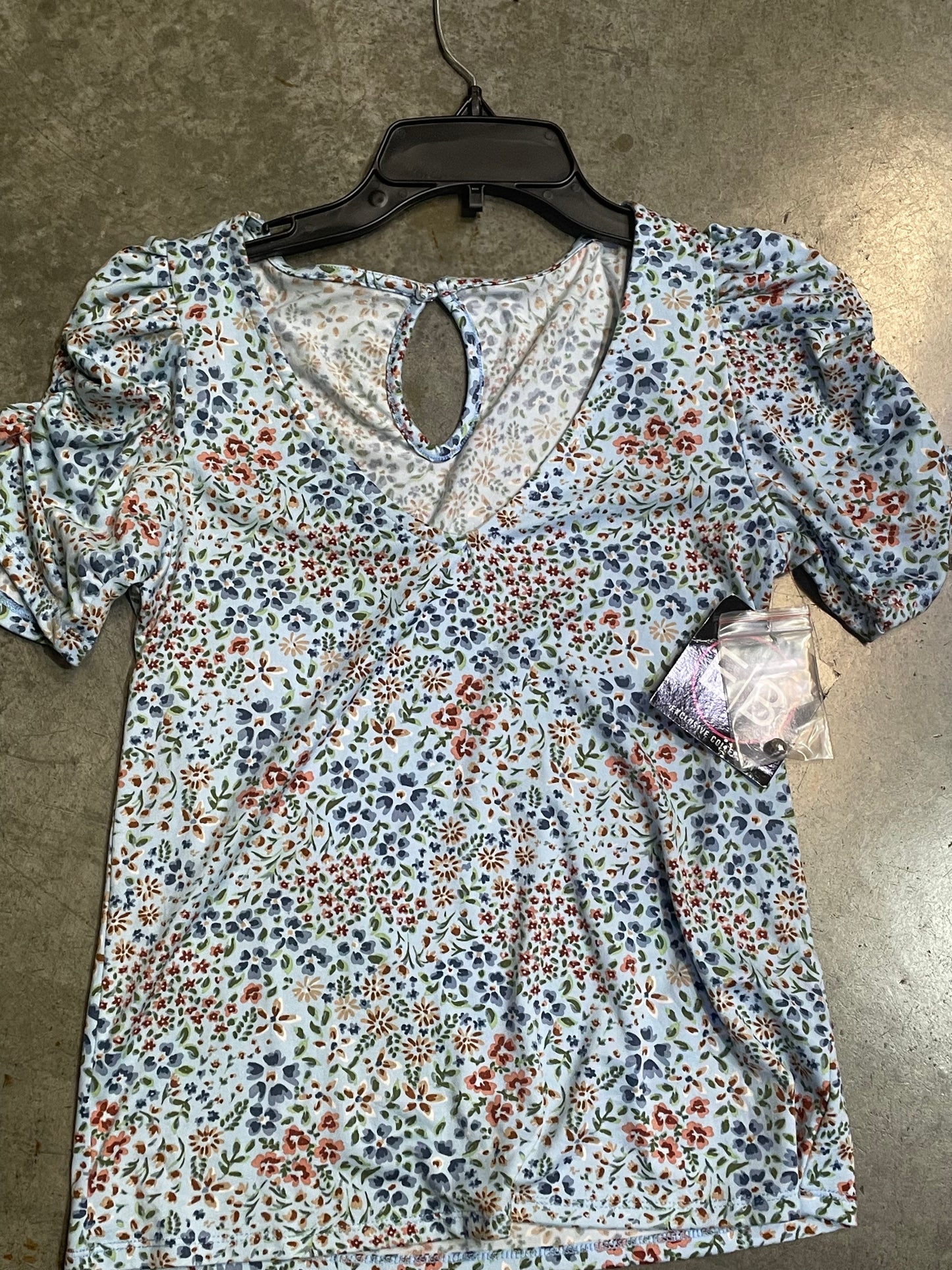 Blusa floreada manga corta con fruncido - talla M