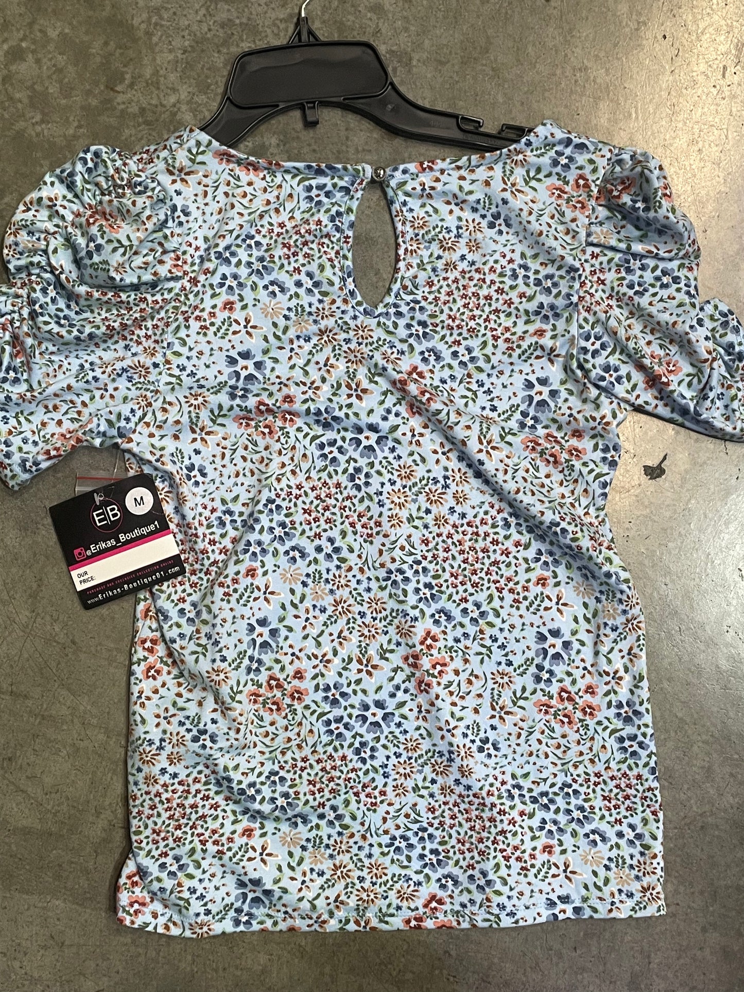 Blusa floreada manga corta con fruncido - talla M