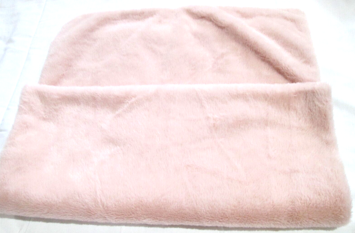 Funda de almohada corporal de piel sintética de felpa Room Essentials "ROSA CLARO"-20"X50". Sin empaque - ultra suave