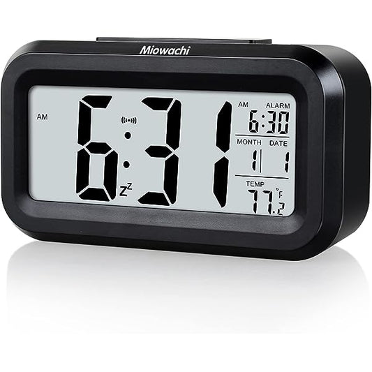 estclox Reloj despertador de viaje con pantalla digital grande y retroiluminación azul bajo demanda, reloj despertador, pantalla de mes/fecha y temperatura con alarma ascendente de repetición de 5 minutos